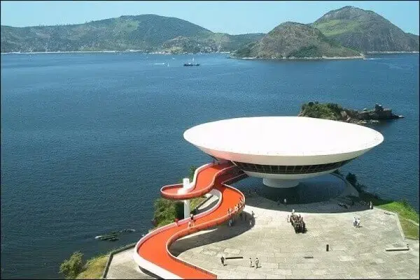 Oscar Niemeyer: Museu de Arte Contemporânea (vista de cima)