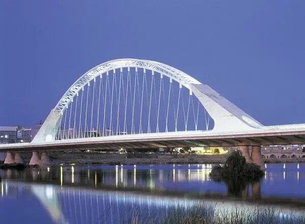 Santiago Calatrava: Ponte Lusitânia