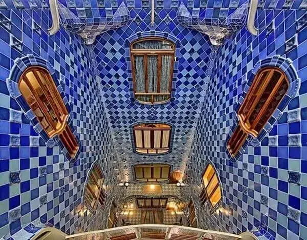 Antoni Gaudí: Casa Batlló (vista central)