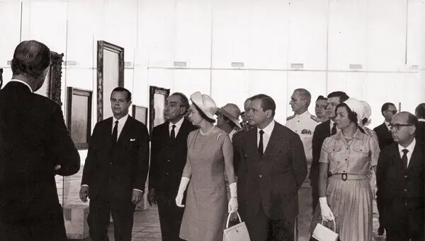 MASP: Rainha Elizabeth na inauguração do museu