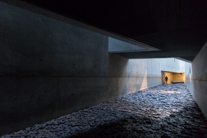 Daniel Libeskind: Museu Judaico de Berlim - corredor 