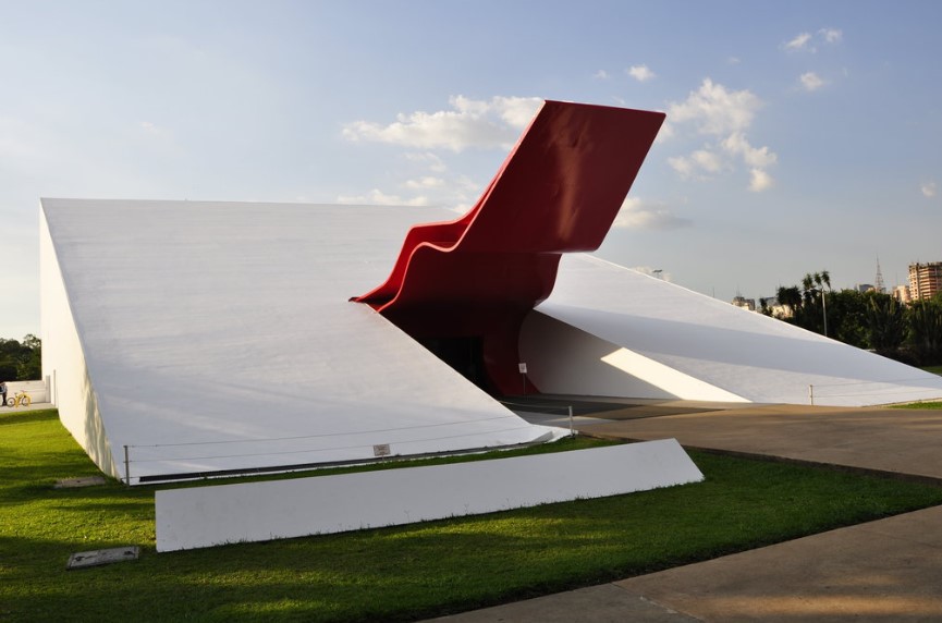Estilos de arquitetura: Auditório do Ibirapuera - Oscar Niemeyer