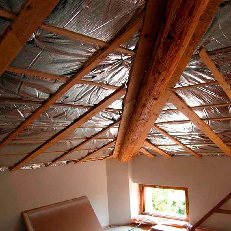 orientacao-solar-arquitetura-isolamento-termico-sob-telhado