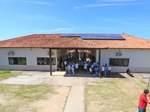 Cidades inteligentes (smart city): painéis solares em escolas