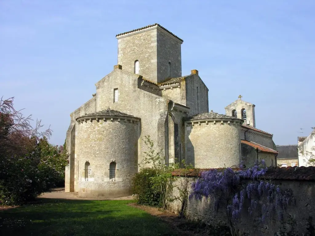 arquitetura-medieval-Igreja-Germiny-des-Prés