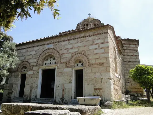 arquitetura-medieval-Igreja-dos-Santos-Apóstolos