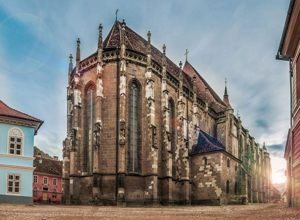 arquitectura-iglesia-medieval-negra