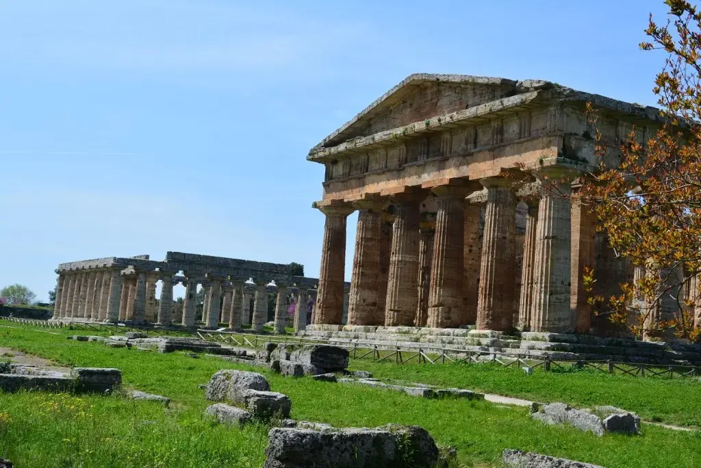 Templos de arquitectura italiana en Paestum - Sur de Italia