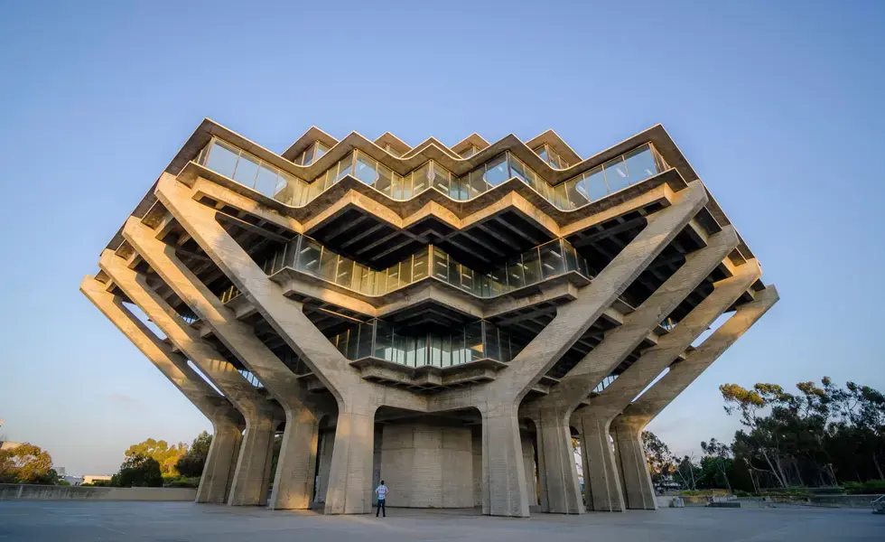 Arquitetura Brutalista: Biblioteca da Universidade da Califórnia (EUA)