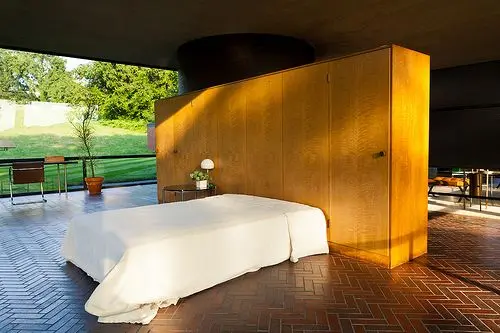 Philip Johnson: cama e armário da Glass House