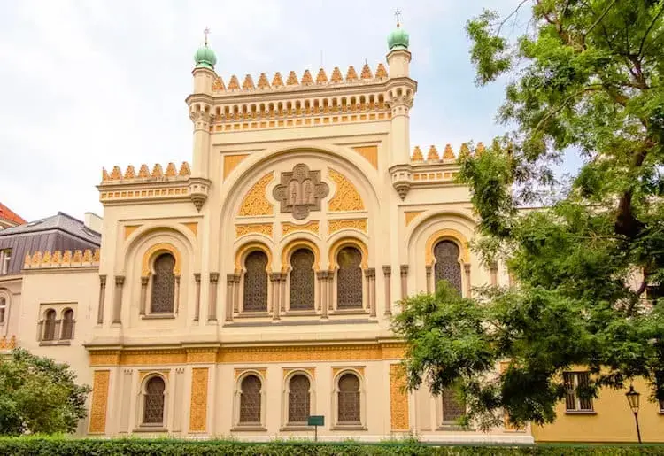 Arquitectura romántica: Sinagoga española en Praga