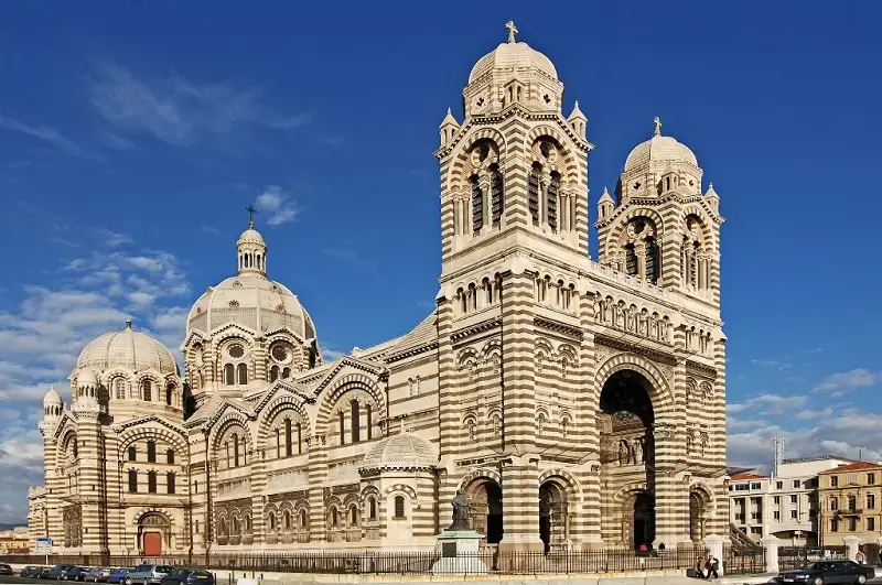 Arquitetura romântica: Catedral de Marselha