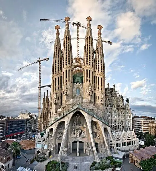 Art Nouveau: A Sagrada Família