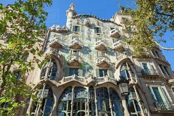 Art Nouveau: Antonio Gaudí (Casa Batllo)