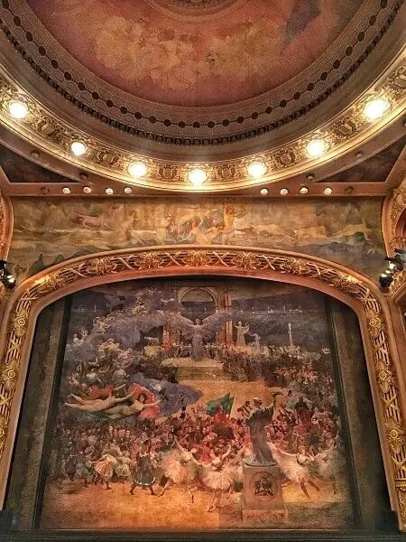 Art Nouveau: Sala de Espetáculos do Teatro Municipal do Rio de Janeiro decorada por Visconti