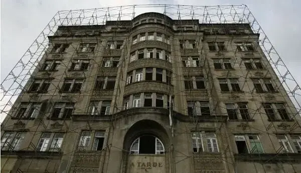 Qué es la modernización: antiguo edificio del periódico A Tarde Salvador