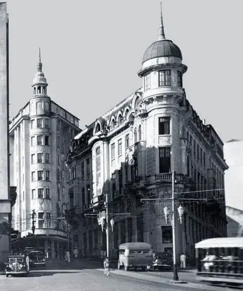 O que é retrofit: Palace Hotel (ao fundo)