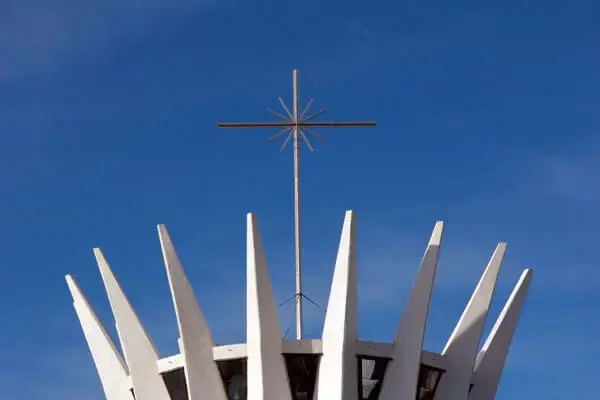 Catedral de Brasilia: Cruz