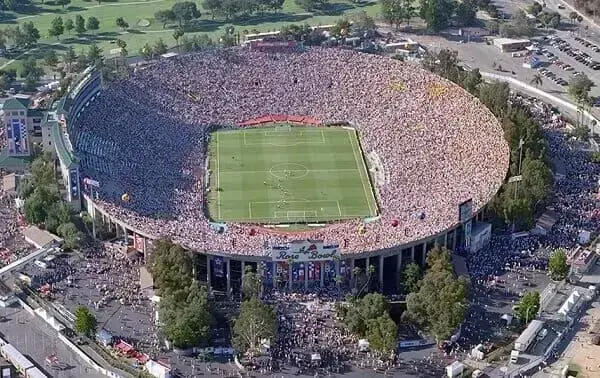 Maior estádio do mundo: Rose Bowl Stadium
