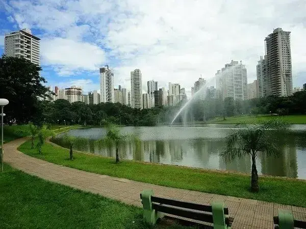 Arborização urbana: Parque Vaca Brava (Goiânia)