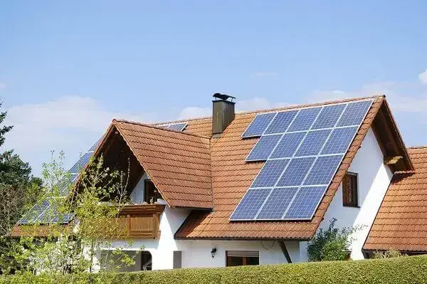 Casa sostenible: panel solar