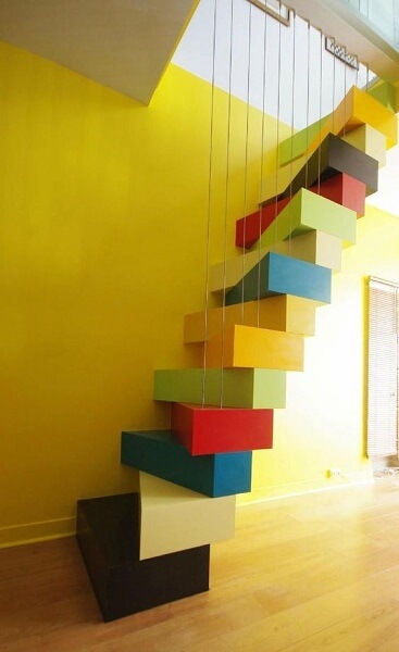 Escada Santos Dumont colorida