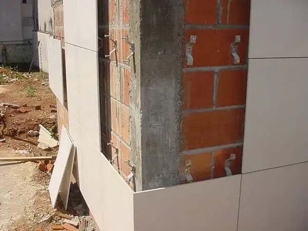Fachada ventilada: aplicação de fachada ventilada de porcelanato