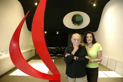 Museu de Arte Contemporânea de Niterói: Oscar Niemeyer e Anna Maria Niemeyer
