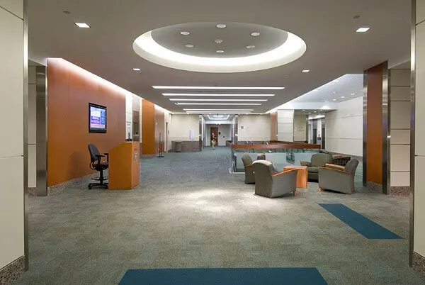 Reverberação na arquitetura hospitalar (University of Texas MD Anderson Cancer, Houston, Califórnia)