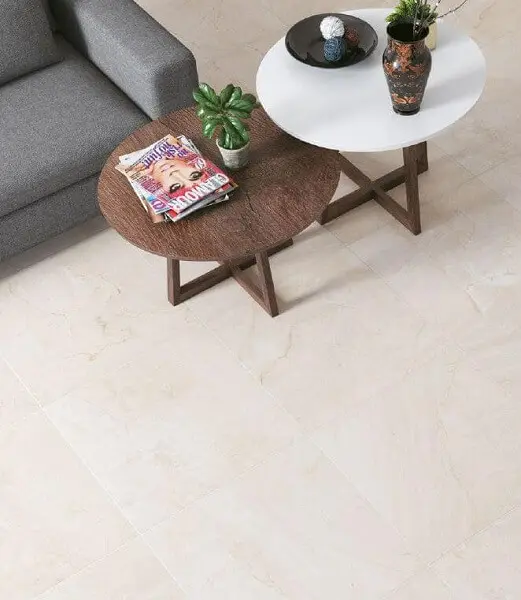Cerâmica: piso de cerâmica na sala