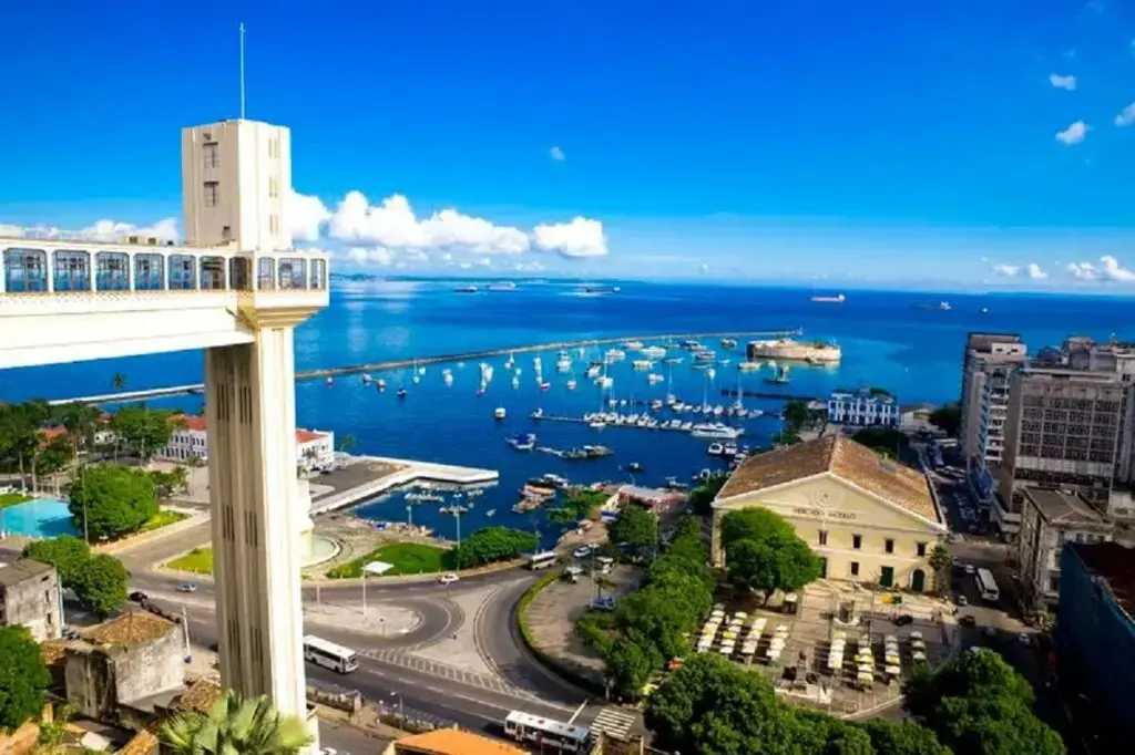 Conheça de perto a história e a arquitetura do Elevador Lacerda. Fonte: grande Hotel da Bara