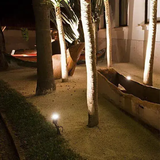 Iluminação de jardim: luminária espeto
