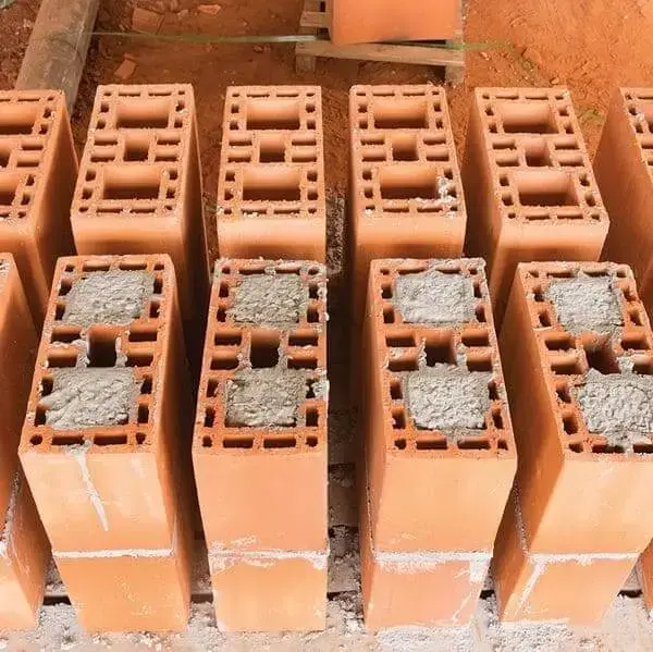 Tipos de tijolos: tijolos cerâmicos estruturais dispensam pilares e vigas