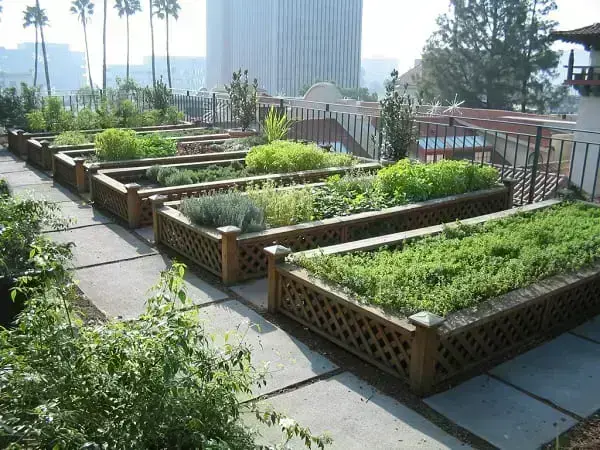 Jardines urbanos: jardín comunitario en condominio