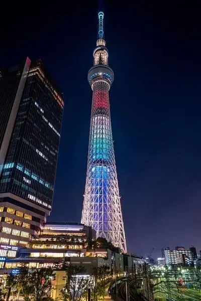Torre mais alta do mundo: Tokyo Skytree à noite