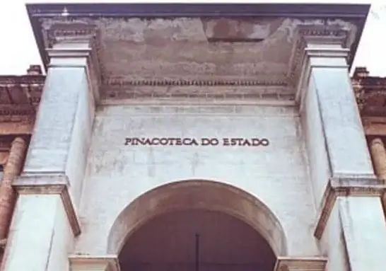 Pinacoteca do Estado: entrada antiga antes da reforma nos anos 90. Hoje ela fica na lateral (foto: acervo Estadão/Heitor Hui)