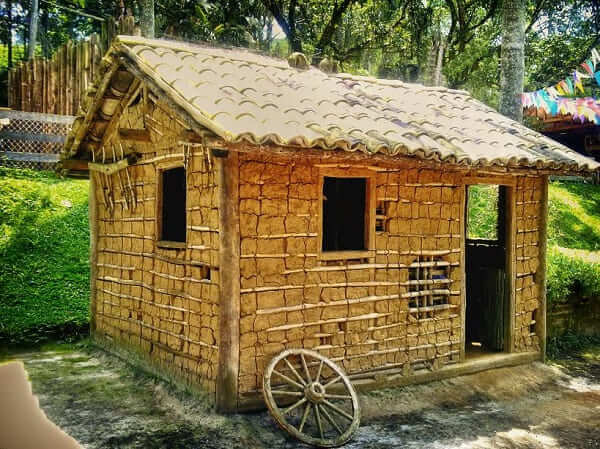 Casa de bambu: casa de pau a pique - estrutura de bambu e barro