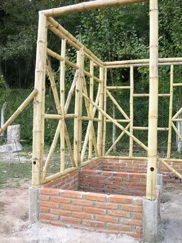 Casa de bambu: projeto de bambu e alvenaria - fundação