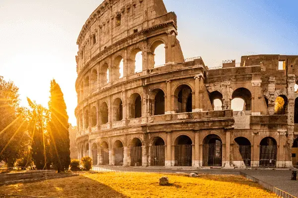 Featured image of post Imagens Do Coliseu - O coliseu, na itália, está entre os dez pontos turísticos mais incríveis do mundo na lista da lonely planet, feita por jornalistas de viagens.