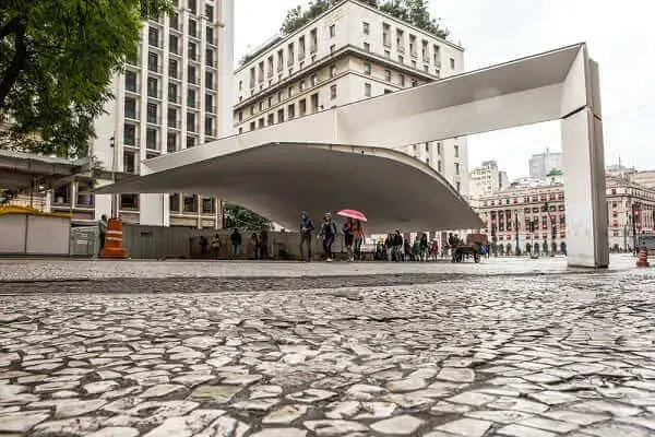 Calçada de Pedra Portuguesa no Centro de São Paulo