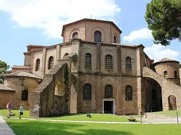 Arquitetura Bizantina: Igreja de São Vital, em Ravena (Itália)
