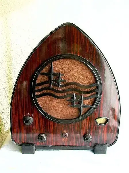 Art Decó: Rádio Philips Art Deco (1931) - (foto: Wikipédia)