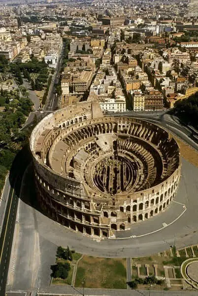 As sete maravilhas do mundo: Coliseu de Roma - vista aérea