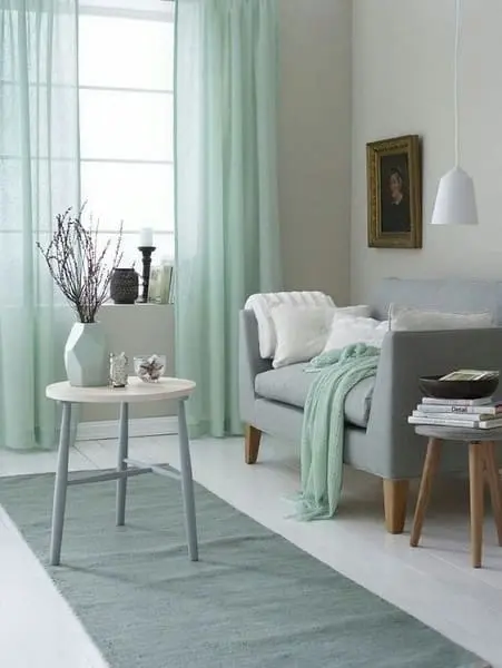 Neo Mint com cores neutras deixa ambiente elegante e confortável (foto: Pinterest)