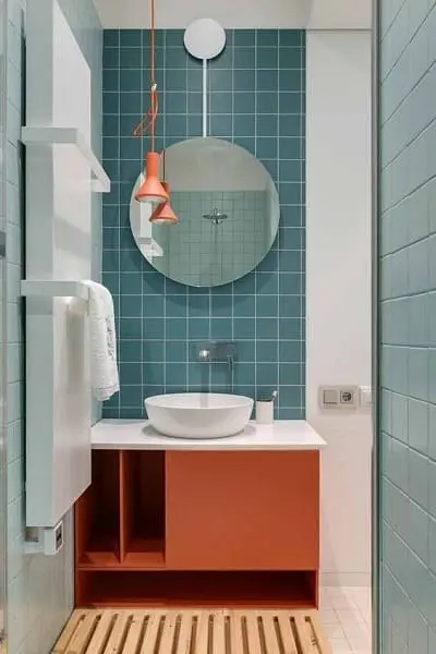 Neo mint com laranja é inspiração para banheiros ousados (foto: Pinterest)