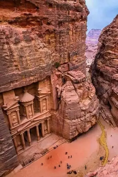Sete maravilhas do mundo: ruínas de Petra vistas do alto