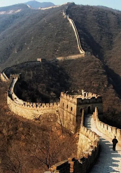 Sete maravilhas do mundo: torres na Muralha da China foram construídas para servir de depósito de alimentos e abrigos de trabalhadores