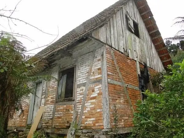 Casas Antigas: Casa de arquitetura colonial em São Bento do Sul, Santa Catarina 