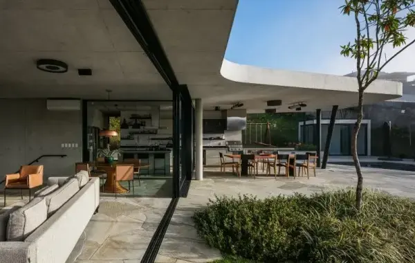 Concreto armado: casa com cobertura curva (projeto: João Paulo Daolio e Thiago Natal Duarte)