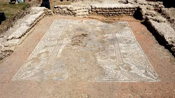 Mosaico Romano localizado na Grã-Bretanha (foto: Aventuras na História)
